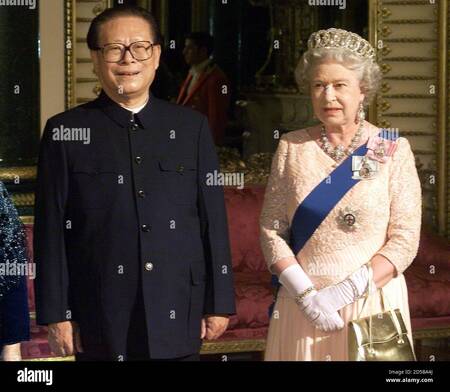 Jiang Zemin and Queen Elizabeth II of England